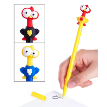 Lot de 6 stylos à gel poulet - Un stylo à gel avec un poulet coloré perché dessus !