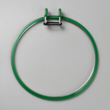 1 Stück Stickrahmen aus Eisen mit Kunststoff-Verschlüssen, grün, 225 x 215 x 22,5 mm, Innendurchmesser: 200 mm