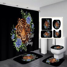4 deler baderomssett med leopardmotiv og sommerfugler, dusjforheng og tepper
