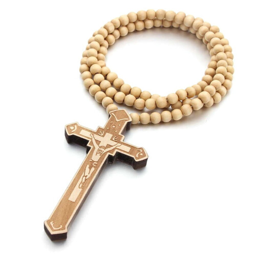Colier cruce catolică cu mărgele de lemn și crucifix