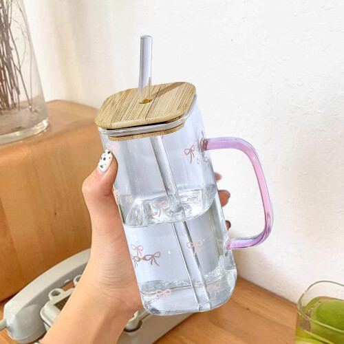 Copo de vidro resistente ao calor de 400 ml com canudo e tampa.