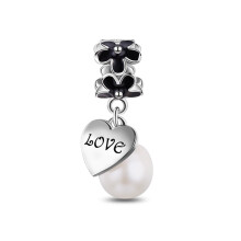 ciondolo pendente a forma di margherita con perla in argento sterling 925 placcato rodio e smalto, compatibile con charm europei, design a cuore,