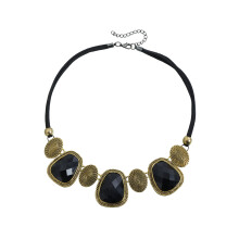 Collier pendentif en résine texturée accrocheur avec-doré ancien