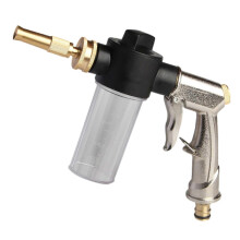 Verstelbare tuinslangsproeier met zeepdispenser van 100 ml voor het reinigen van auto's en vloeren.