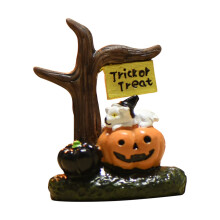 Set di 6 decorazioni da tavolo a forma di zucca in resina per Halloween.