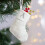 Chaussettes de Noël en soie blanche brillante brodées 5