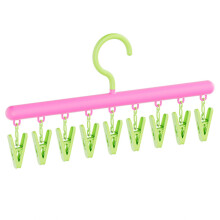 Cintre antidérapant en plastique avec pinces, 39 cm (15,4 po), vert