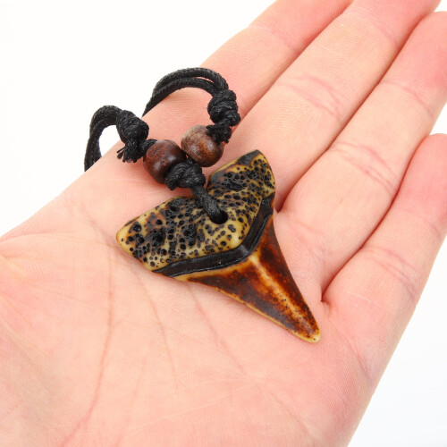 Κολιέ Shark Tooth για άνδρες με εξατομικευμένο μενταγιόν 2