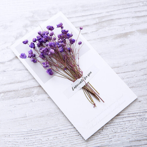 6 cartes d'invitation faites main avec des fleurs séchées violettes 2