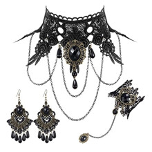 Vintage zwarte gothic choker set met armband en oorbellen