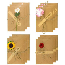 Gratulationskort - 12 st handgjort kraftpapper - handgjorda torkade blommor - med kuvert 7,5x11 VISITKORTSHÄLTARE