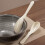 Colher de sopa asiática com cabo longo e entalhe, própria para alimentos. 1
