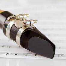 Boao 32 Pieces Saxophone Mouthpiece Cushion 0.8 mm Alto Tenor Saxophone and Clarinet Mouthpiece Pads Patches Accessories for Beginners Musicians, Bla