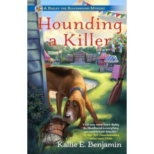 Hounding a Killer by Kallie E. Benjamin Paperback Book