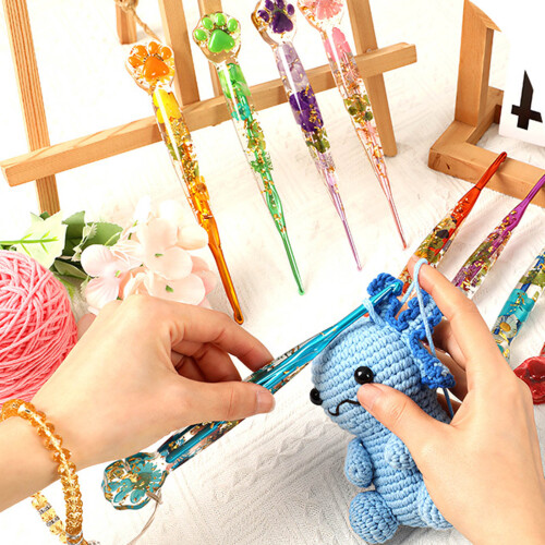Resin Handle Crochet Needle Set With Multiple Size Included 1