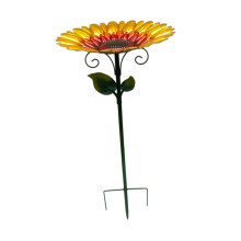 Bain d'oiseaux papillon tournesol accrocheur qui invite les