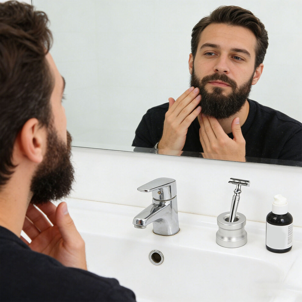 Simple Shaving Razor and Brush Stand