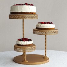 Alzata per dessert a torre per cupcake in metallo dorato, 3 livelli, 53 cm