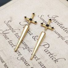 Neugotische Ohrstecker aus Zinklegierung, Unisex