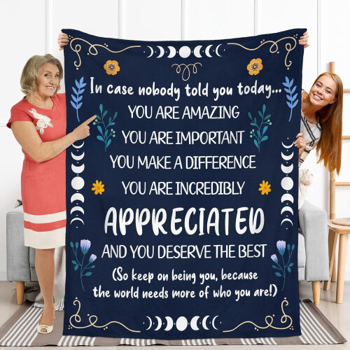 Inspirerende fleece-teppe 125 x 150 cm
