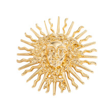 Broche élégante de relief de déesse du soleil dans la-Or 1