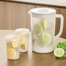 Distributeur de boissons chaudes et froides avec couvercle à bec verseur isolé1