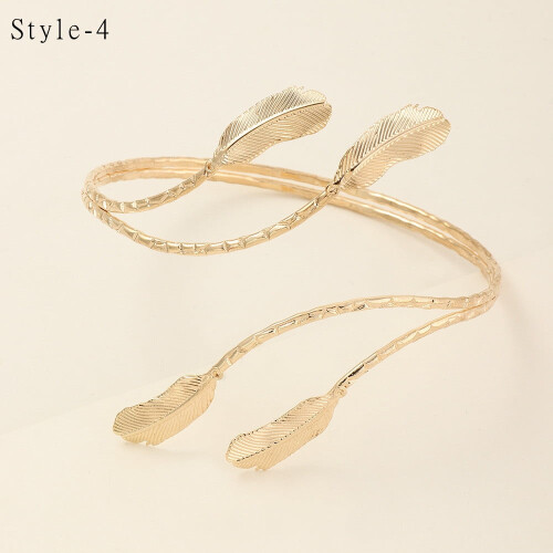 Goldenes Herz-Armband aus Legierung