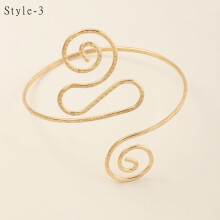 Goldenes Herz-Armband aus Legierung