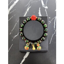 Armband aus aschglasiertem Glas mit goldenem Pi-Xiu-Anhänger