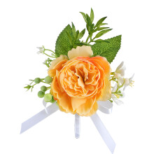 Corsage de poignet de boutonnière de fleur de-Rouge. Corsage