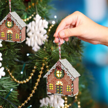 Suspension lumineuse en bois pour sapin de Noël, petit modèle de maison 1