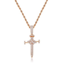 Herenketting met kruishanger van roestvrij staal en zirkoon.