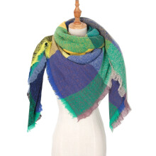 Cachecol feminino xadrez com franjas para outono e inverno.