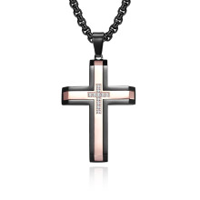 Colar masculino com pingente de cruz em aço inoxidável, nas cores prata e preto.