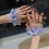 Stijlvolle blauwe gingham strikken versierde handmouwen 7