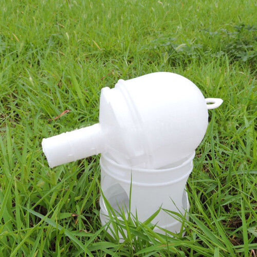 Plastic Pigeon Waterer with Handle for Multiple Doves 2