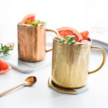 Dubbelväggig mugg i rostfritt stål för varmt kaffe och te
