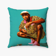 Kussensloop op maat van Tyler the Creator, gemaakt van gesponnen polyester.
