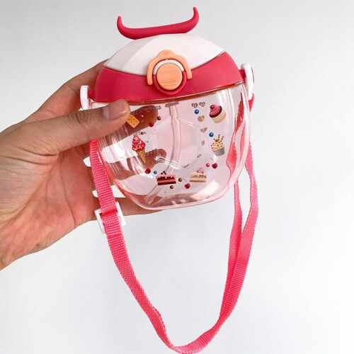 Children's plastic doughnut-shaped drinking cup with rope