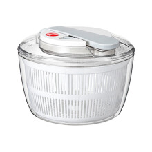 Manual fruit and vegetable drainer for kitchen use