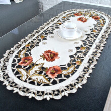 Broderet blomsterdug i satin, sofadug, 1 stk.