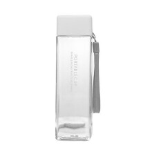 Bouteille d'eau carrée en plastique blanc transparent de 450 ml