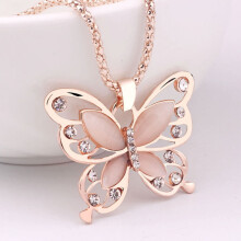 Damen-Halskette mit Opal-Schmetterlingsanhänger aus Roségold
