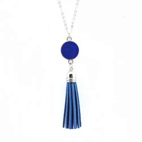 Halskette mit Monogramm-Emaille-Anhänger, silberblau