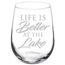 Weinglas „Life Is Better At The Lake“ (500 ml, stielos)