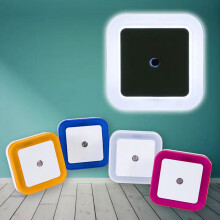 Luminária noturna LED minimalista com sensor de luz automático liga/desliga.