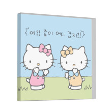 Vierkant acrylplaatje met Hello Kitty-motief en inspirerende citaten.
