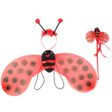 Fantasia infantil de abelha e joaninha para o Halloween, com asas.