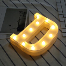 Lettre lumineuse LED en plastique blanc, Ă poser ou Ă suspendre.