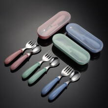 Conjunto infantil de garfo e colher em aço inoxidável com silicone.